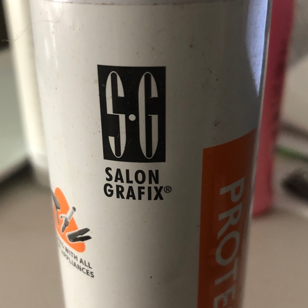 Heat Protect Spray -by Salon Grafix - Picture 4 of 5